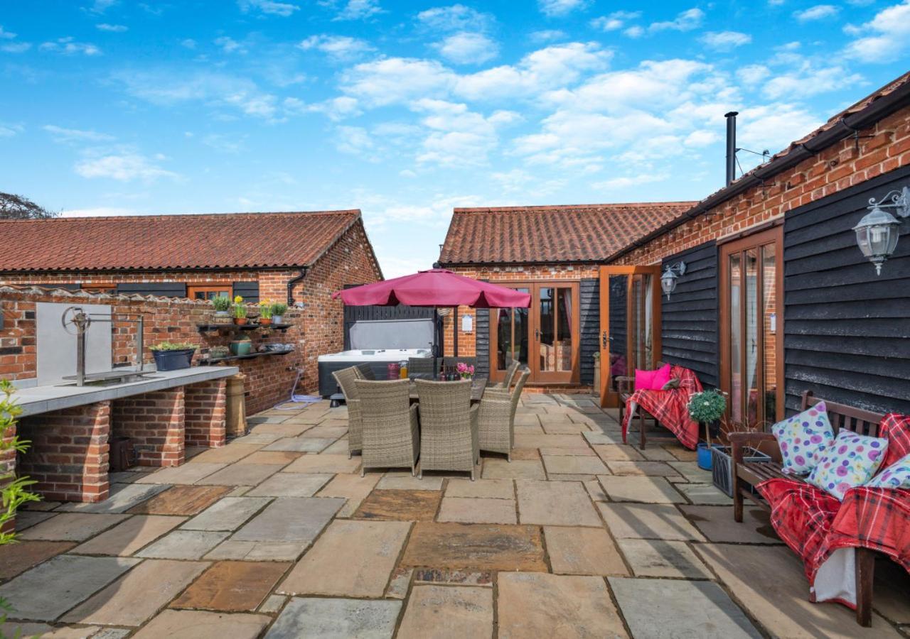 Elms Barn Villa Wangford Bagian luar foto