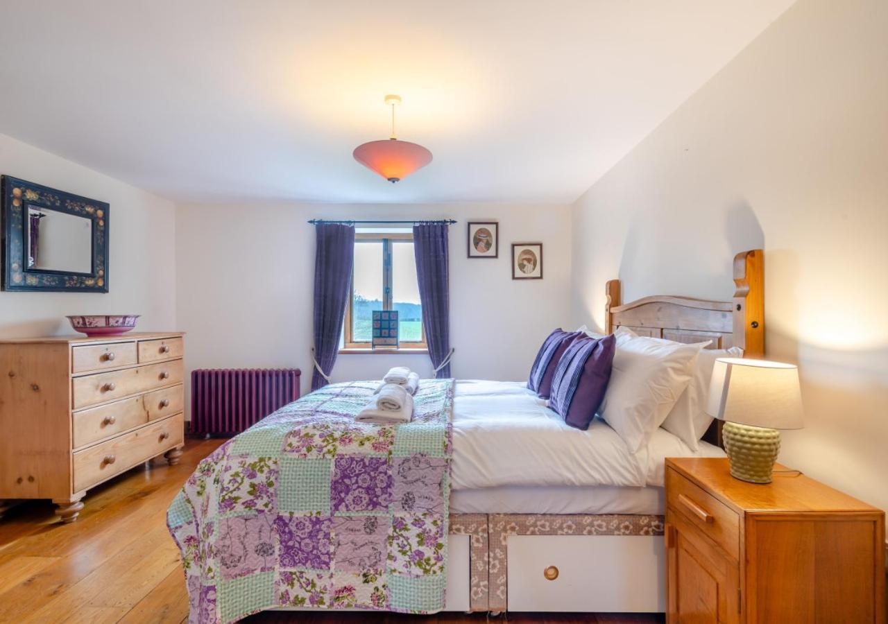 Elms Barn Villa Wangford Bagian luar foto
