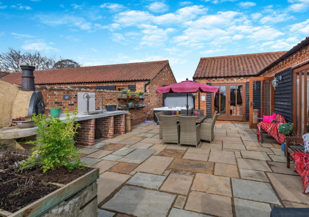 Elms Barn Villa Wangford Bagian luar foto