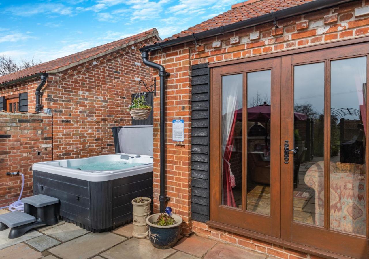 Elms Barn Villa Wangford Bagian luar foto