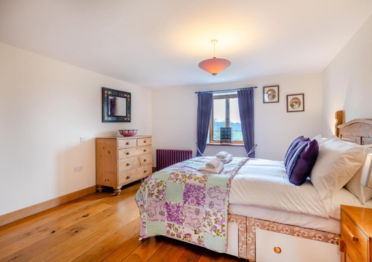 Elms Barn Villa Wangford Bagian luar foto