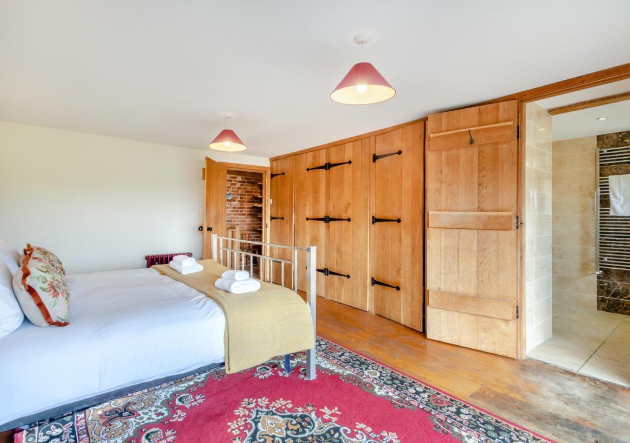 Elms Barn Villa Wangford Bagian luar foto