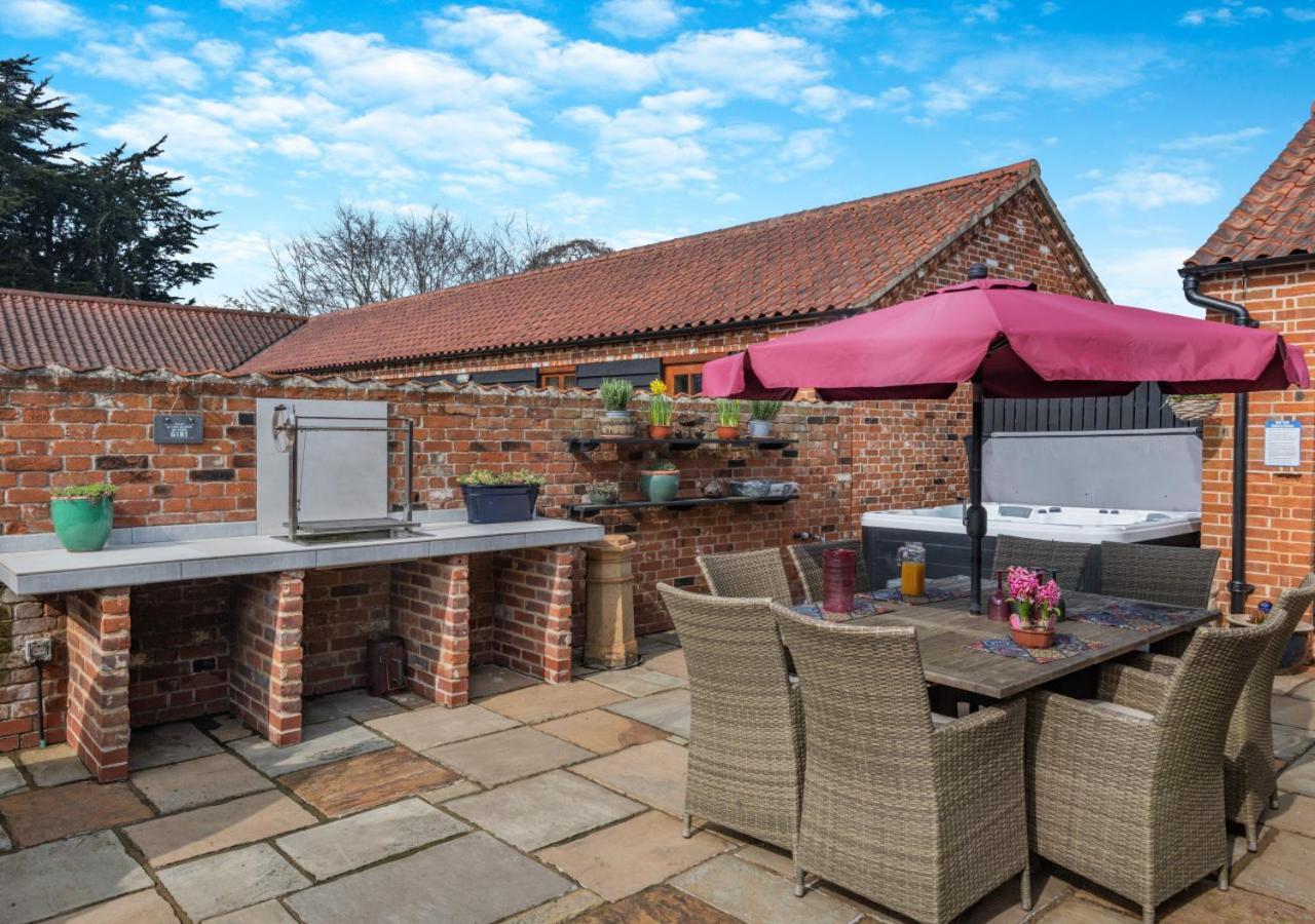 Elms Barn Villa Wangford Bagian luar foto