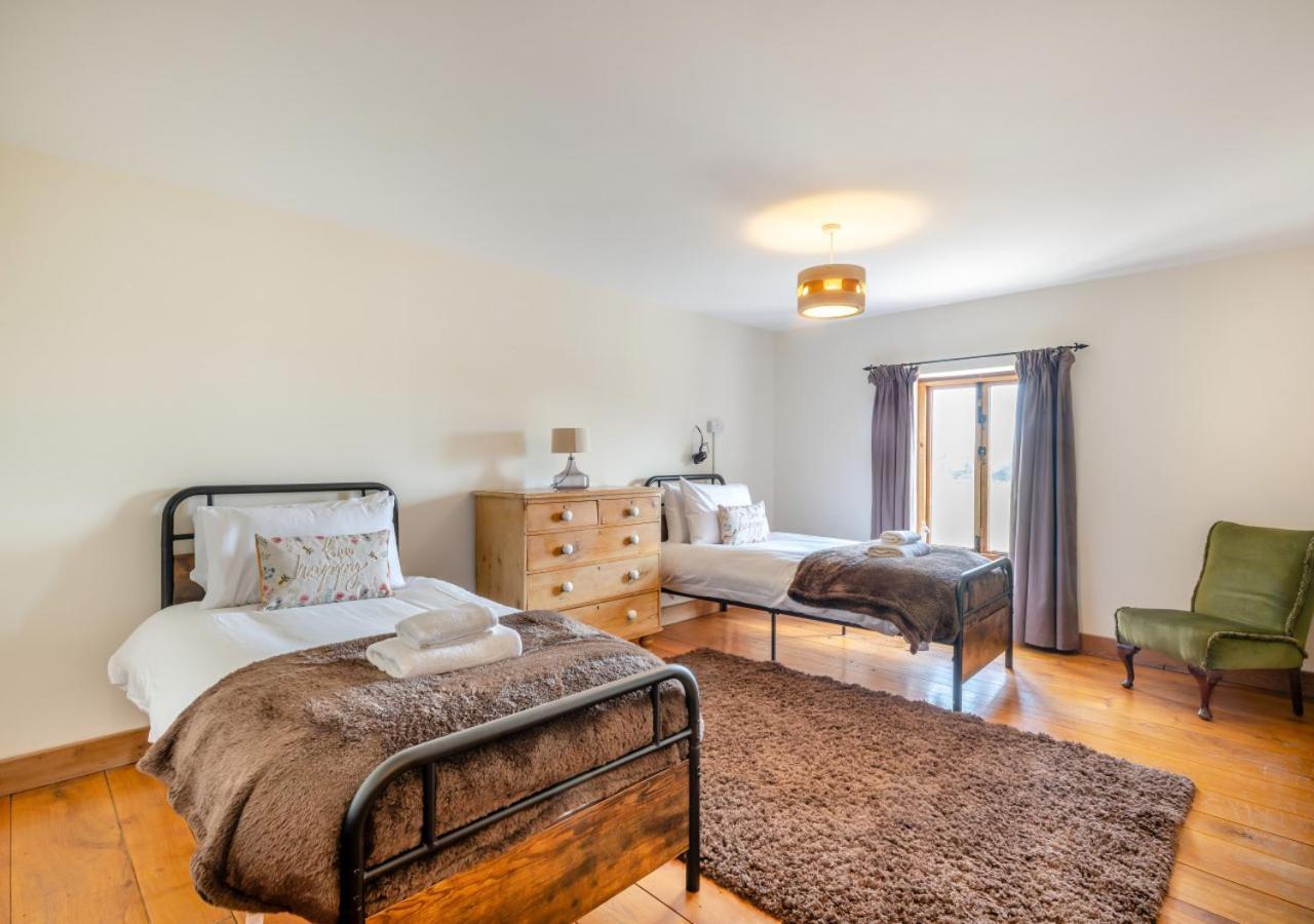 Elms Barn Villa Wangford Bagian luar foto