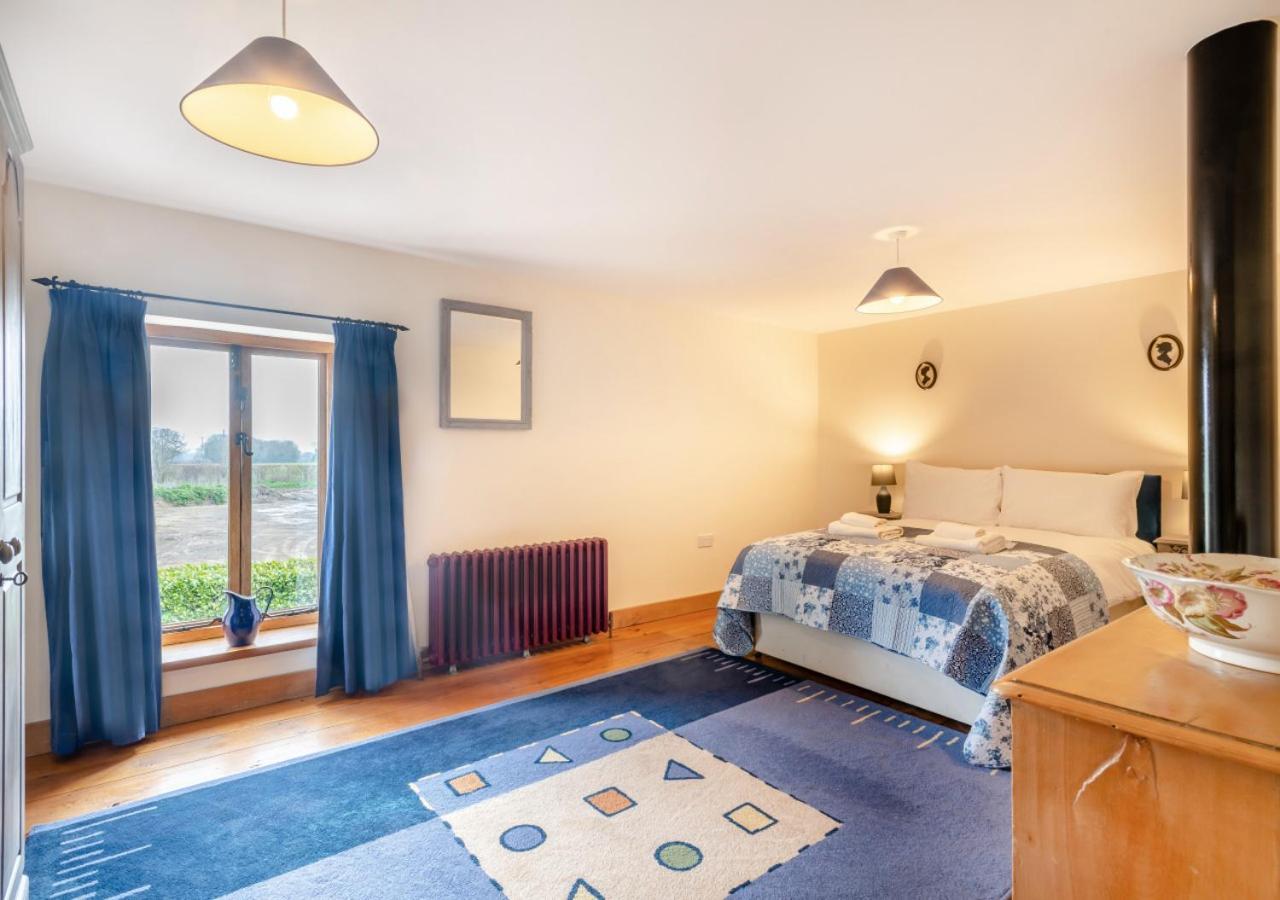 Elms Barn Villa Wangford Bagian luar foto