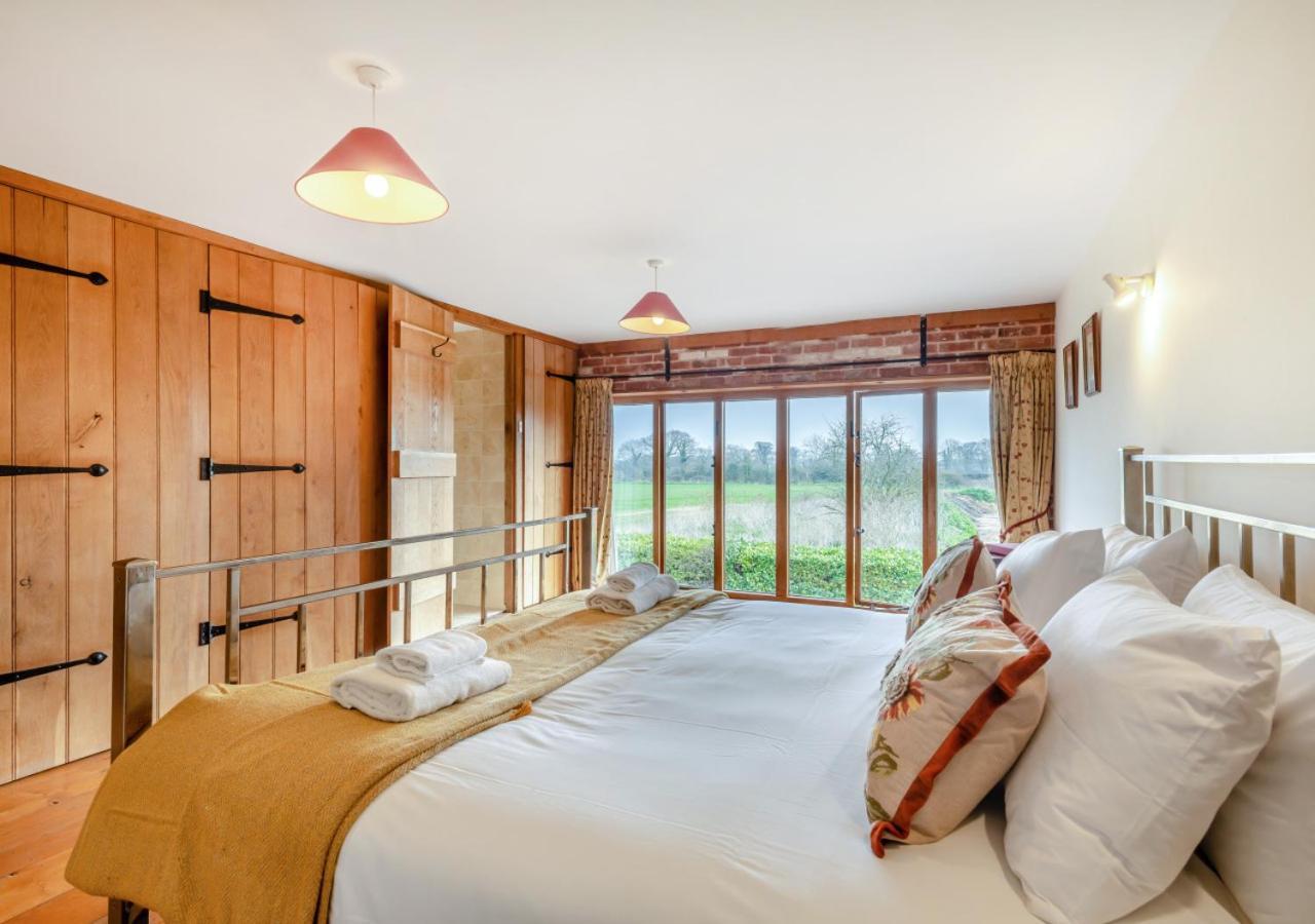 Elms Barn Villa Wangford Bagian luar foto