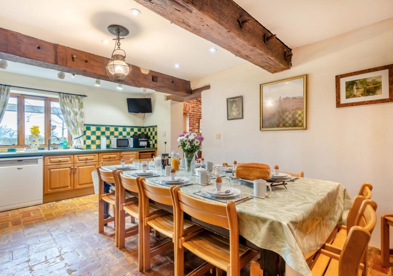Elms Barn Villa Wangford Bagian luar foto