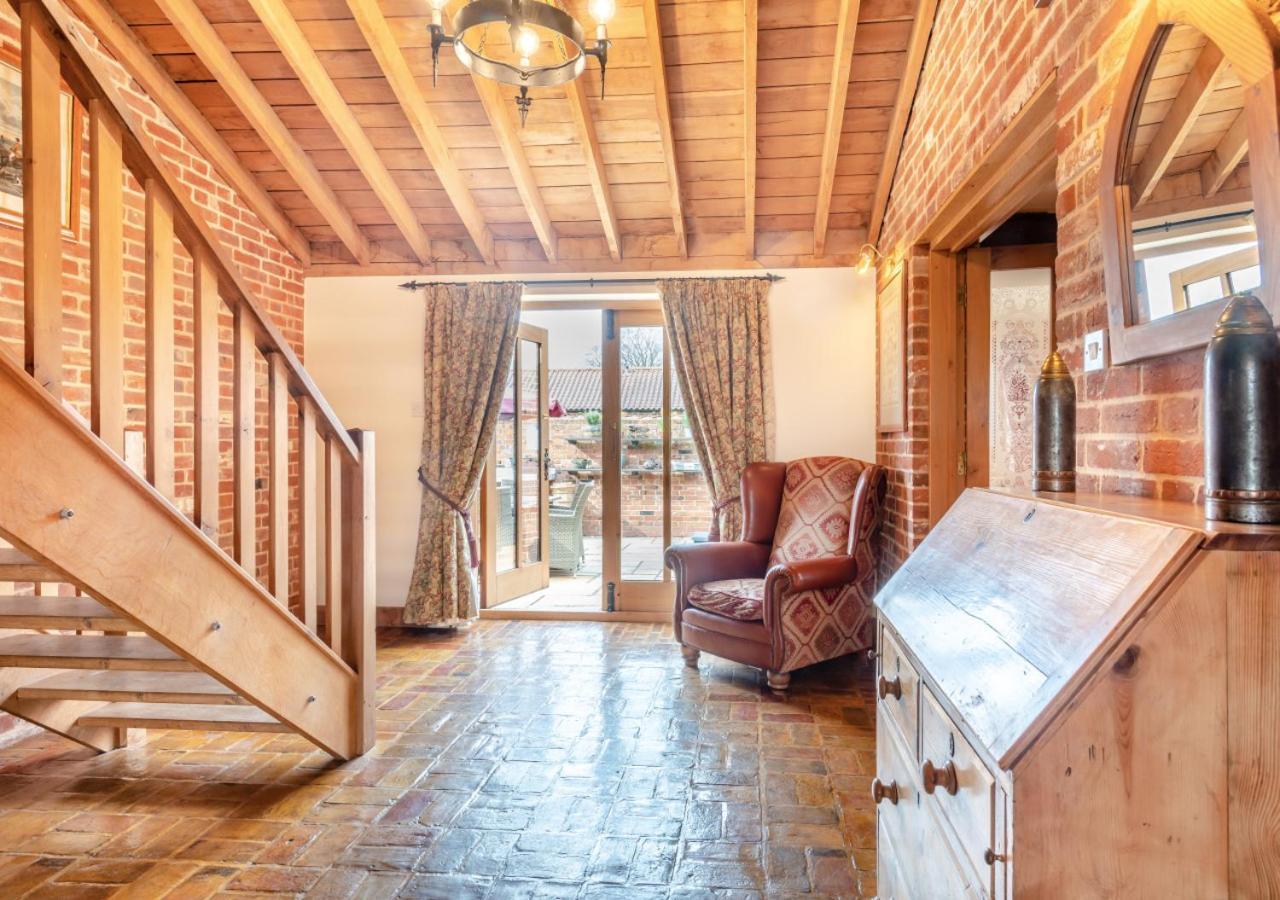 Elms Barn Villa Wangford Bagian luar foto
